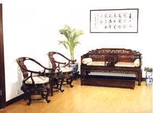 紅木家具 羅漢床與圓沙發(fā)的藝術魅力